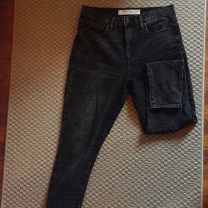 Gap for Good 1969. True Skinny Super High Rise.